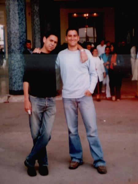 si mon ami amine avec  his friend